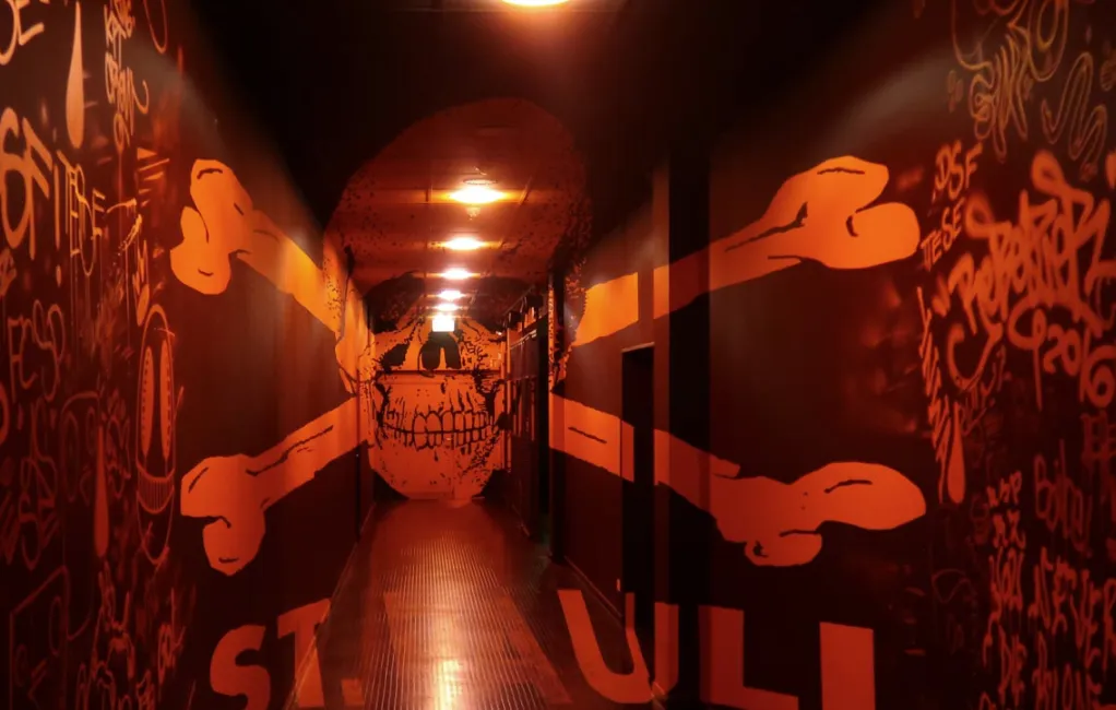 St. Pauli's Tunnel: The Dark Horse